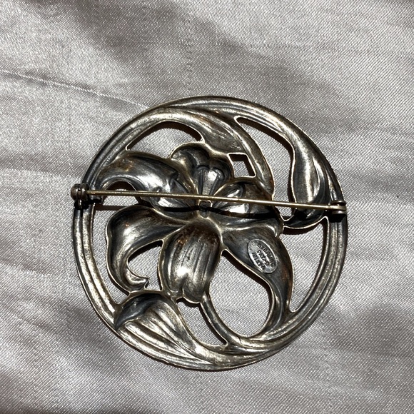 Danecraft Vintage Sterling Lily Art Nouveau Repousse Brooch - Picture 3 of 5